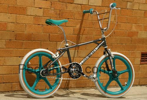 Hutch Trick Star ficha tecnica